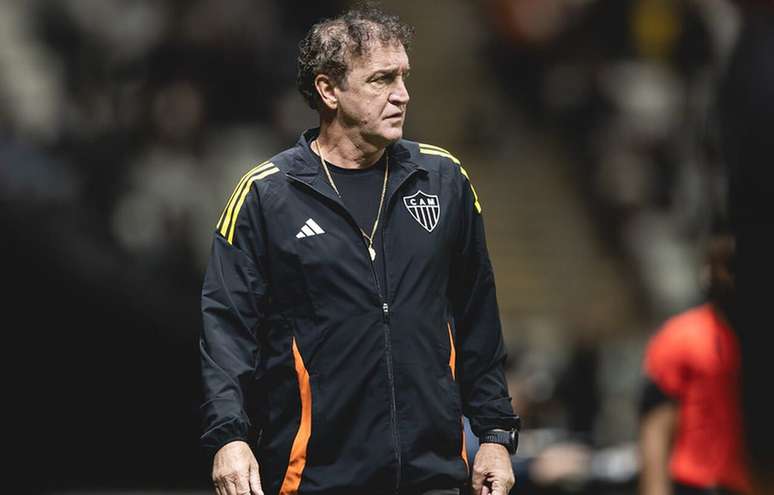 Treinador do Galo aponta erros do grupo e lamenta mudanças –