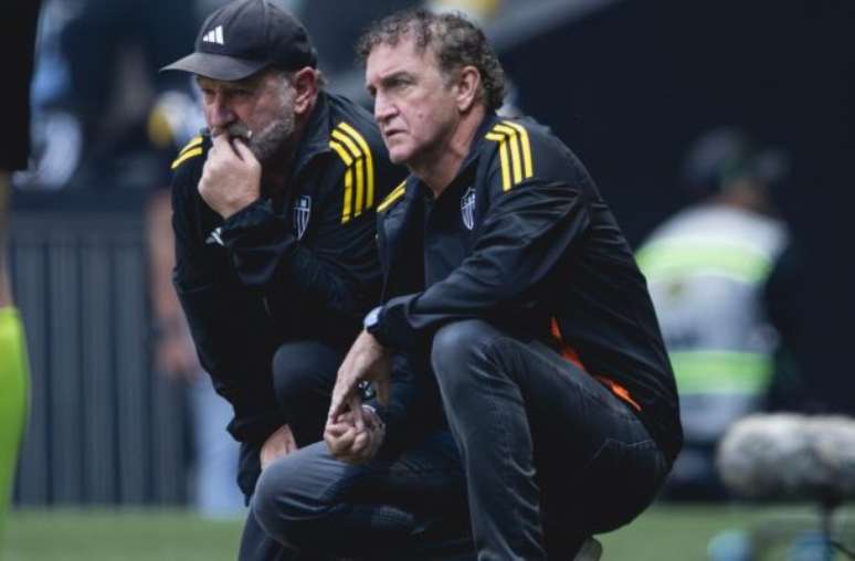 Treinador do Galo aponta erros do grupo e lamenta mudanças –