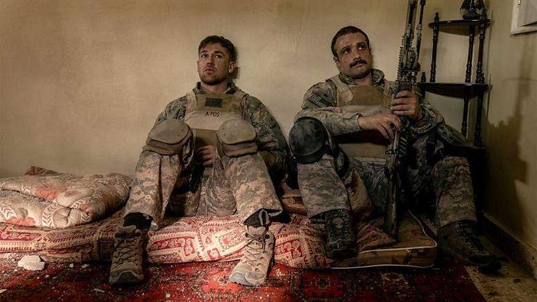 Do mesmo diretor de Guerra Civil, Tempo de Guerra contou com um militar veterano como consultor