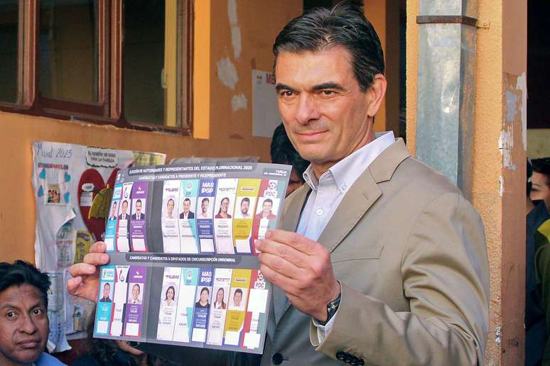 Paz, que n&atilde;o estava entre os favoritos nas pesquisas, causou grande surpresa ao terminar em primeiro lugar