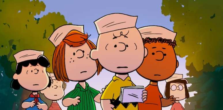 Ao longo da trama, Charlie Brown e seus amigos lutam para manter o acampamento de ver&atilde;o aberto