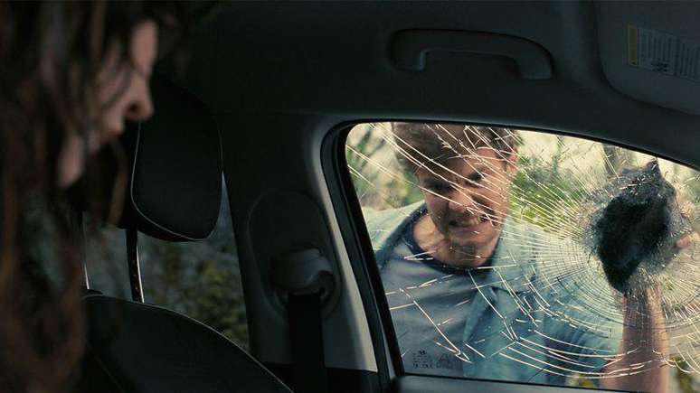 Acompanhante Perfeita: 97 minutos de 'criativas reviravoltas'