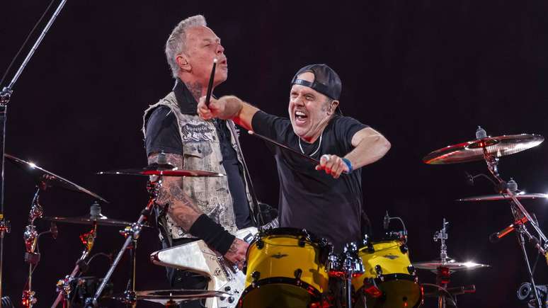 James Hetfield e Lars Ulrich durante show do Metallica em 2023 -