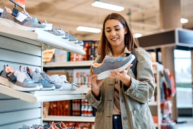 O ideal na hora da compra é estar atento ao amortecimento do tênis 