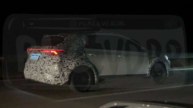 Nova geração do Volkswagen Nivus terá motor híbrido e será maior do que a atual