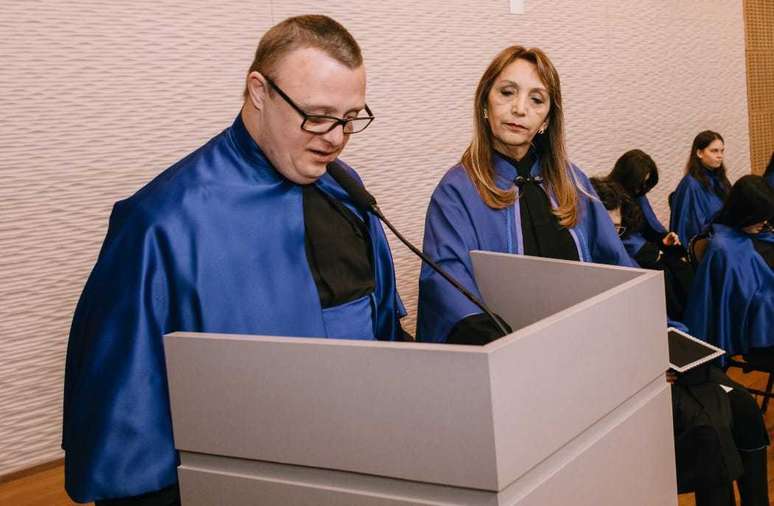Ao longo da vida acadêmica, Danilo estudou em escolas regulares e especializadas e teve a todo momento o incentivo dos pais nos estudos