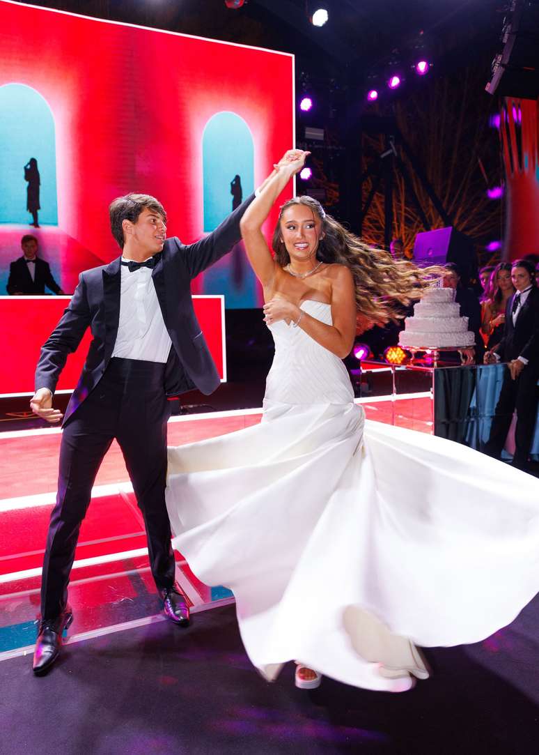 A aniversariante Lorenza durante a festa 