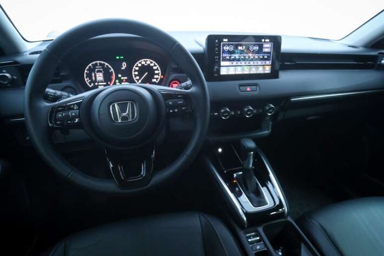 Vers&atilde;o Touring tem display configur&aacute;vel para o quadro de instrumentos e pacote ADAS completo