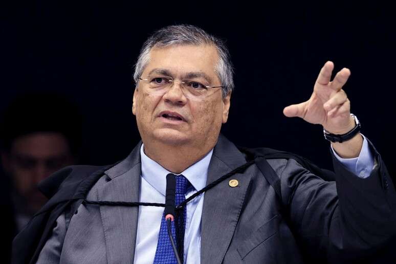 Flávio Dino lembrou que leis estrangeiras não têm efeito no Brasil