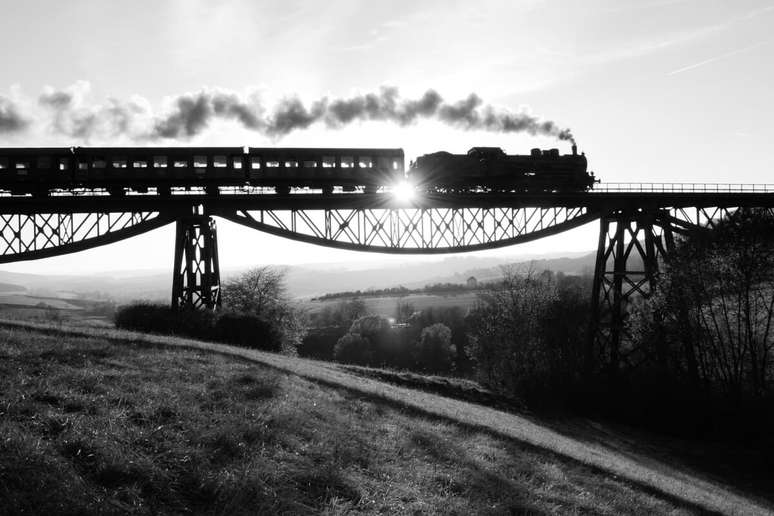 A Revolução Industrial alterou a forma de produzir e comercializar produtos 