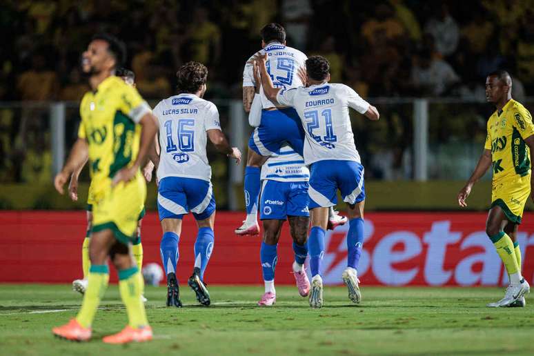 Na pr&eacute;-lista da Sele&ccedil;&atilde;o, Kaio Jorge marcou pela 14&ordf; vez no Brasileir&atilde;o e se isolou na artilharia &ndash;