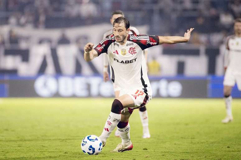 Vi&ntilde;a retornou de les&atilde;o e est&aacute; de volta &agrave; Sele&ccedil;&atilde;o Uruguaia &ndash;