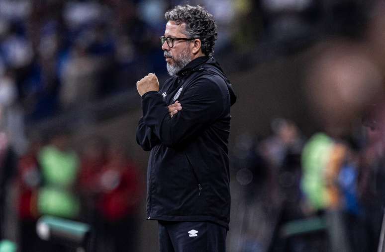 Santos demitiu Cleber Xavier ap&oacute;s goleada do Vasco &ndash;