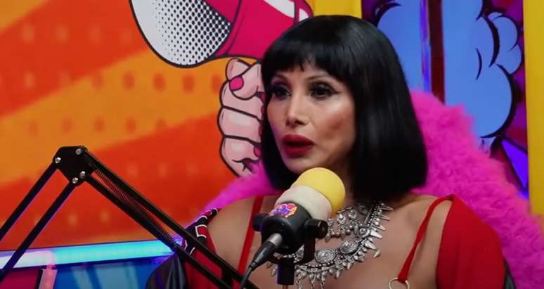 Chelsea sonha com a carreira de cantora e lamenta os efeitos do envelhecimento