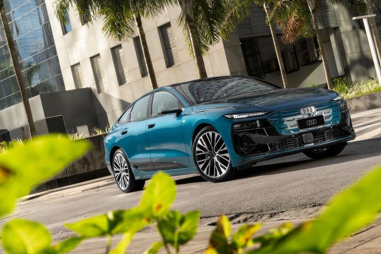 Novo Audi A6 Sportback e-tron Performance Black