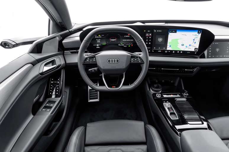 Novo Audi A6 Sportback e-tron Performance Black