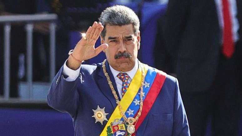 Em resposta ao que chamou de 'amea&ccedil;a bizarra' dos EUA, Maduro anunciou mobiliza&ccedil;&atilde;o de 4,5 milh&otilde;es de milicianos