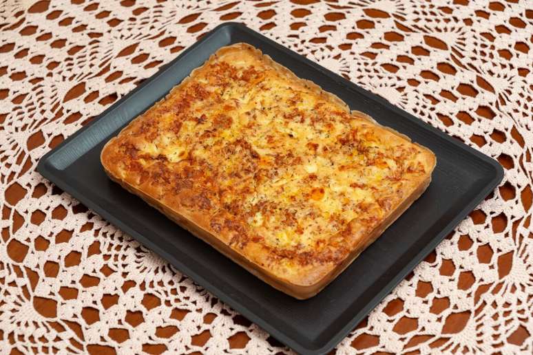 Torta com queijo branco e milho-verde 