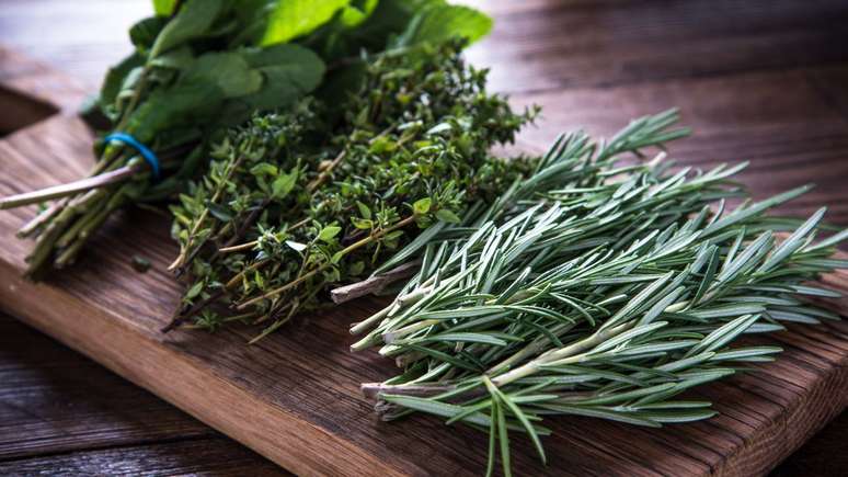 Smoking with dry herbs can help improve domestic energy