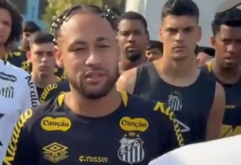 Neymar recebeu cobran&ccedil;a dos torcedores&nbsp; em invas&atilde;o &ndash; Reprodu&ccedil;&atilde;o