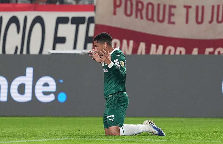 Vitor Roque, do Palmeiras, em partida contra o Universitario, do Peru