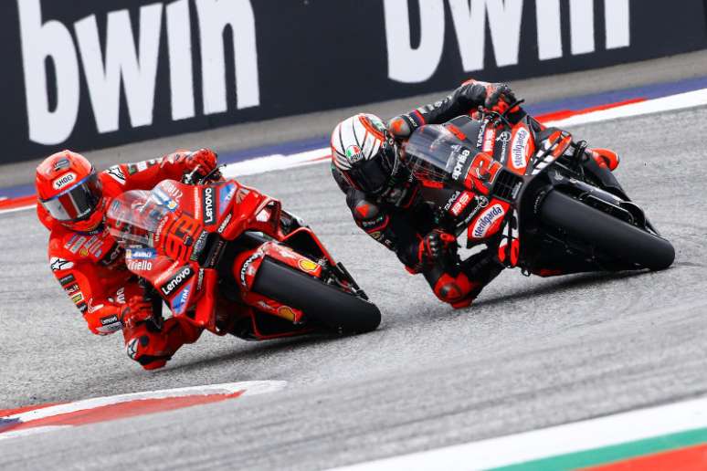 Marc Márquez e Bezzecchi duelaram no Red Bull Ring