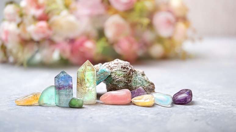 Powerful crystals to attract love at the end of this month