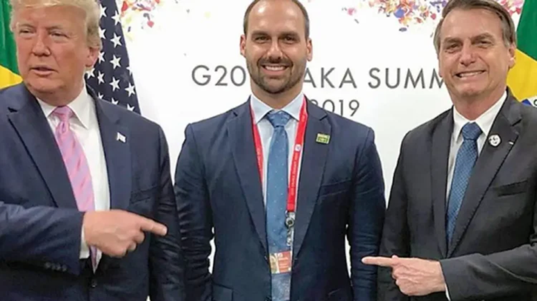 Eduardo Bolsonaro admite em áudio que intenção não era anistia para todos, mas salvar o pai