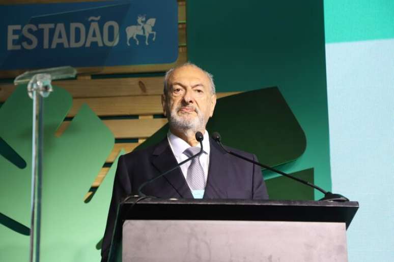 Secret&aacute;rio executivo de Mudan&ccedil;as Clim&aacute;ticas da cidade de S&atilde;o Paulo, Jos&eacute; Renato Nalini, em discurso no Summit ESG 2025, em S&atilde;o Paulo; Humanidade demorou a agir'