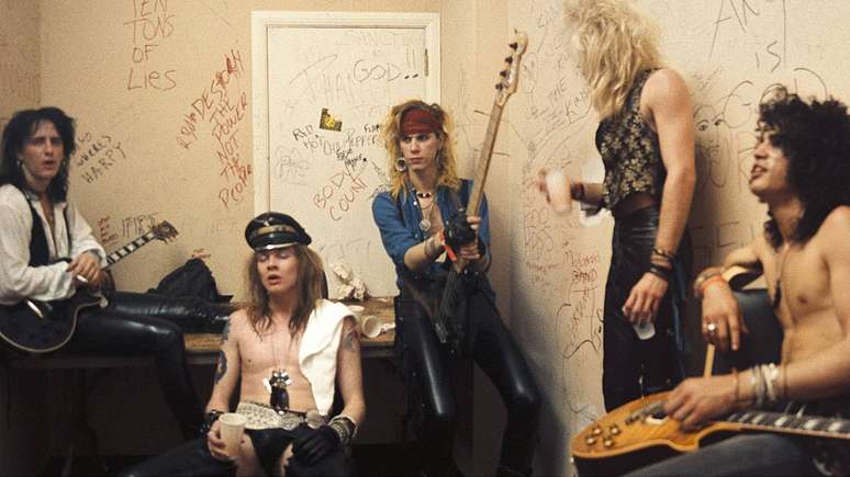 Guns N' Roses em 1986, cinco dias antes de assinarem contrato com a Geffen -