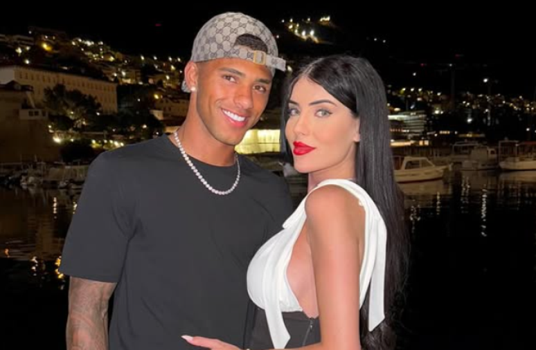 Vinicius Tobias, jogador que descobriu não ser o pai de criança homenageada em tatuagem, anuncia gravidez da atual namorada