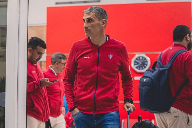 Vojvoda &eacute; o novo t&eacute;cnico do Santos &ndash;