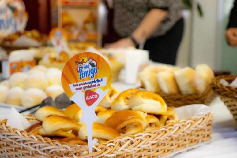 'P&atilde;o Amigo' apoia a AACD.