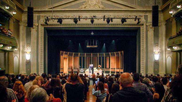 Com&eacute;dia passou por cidades europeias e acaba de chegar a S&atilde;o Paulo