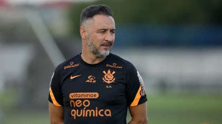 Vitor Pereira durante treino do Corinthians (Foto: Rodrigo Coca/Agência Corinthians)