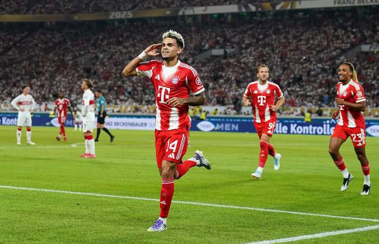 Luis D&iacute;az comemorando um gol pelo Bayern de Munique 