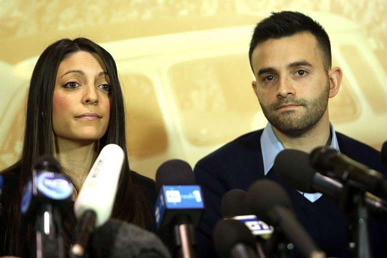 Stephanie Kercher e Lyle Kercher, irm&atilde;os de Meredith Kercher, dizem que j&aacute; sofreram o suficiente e n&atilde;o se envolveram com a produ&ccedil;&atilde;o