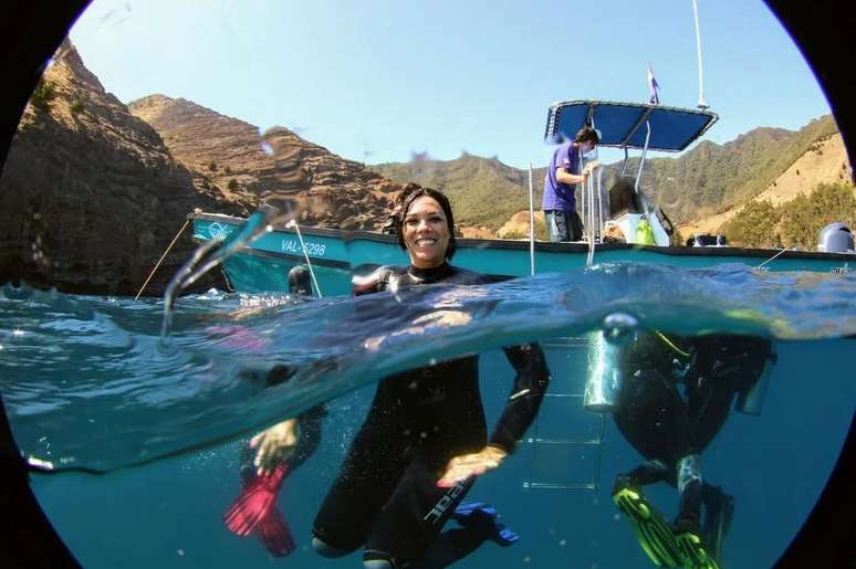 Mergulho em Juan Fernández, ilha no Chile 