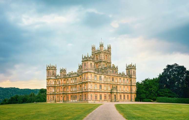 A inspira&ccedil;&atilde;o de Kristin foi o Castelo Highclere dos Condes de Carnarvon em Hampshire, na Inglaterra, que foi o cen&aacute;rio da s&eacute;rie de televis&atilde;o Downton Abbey