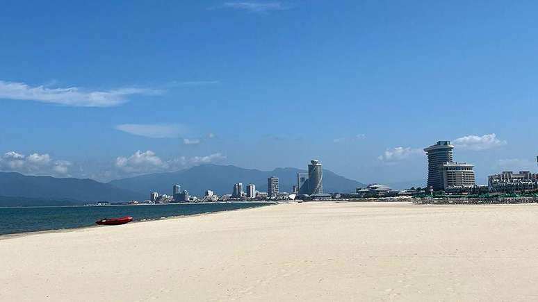 Praias de areias vazias e hot&eacute;is marcam o resort de Wonsan Kalma, na Coreia do Norte