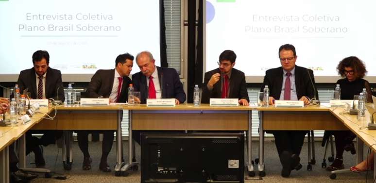 Governo prioriza negócios com perdas significativas nas exportações e oferece condições facilitadas de financiamento para estimular recuperação e diversificação do mercado externo