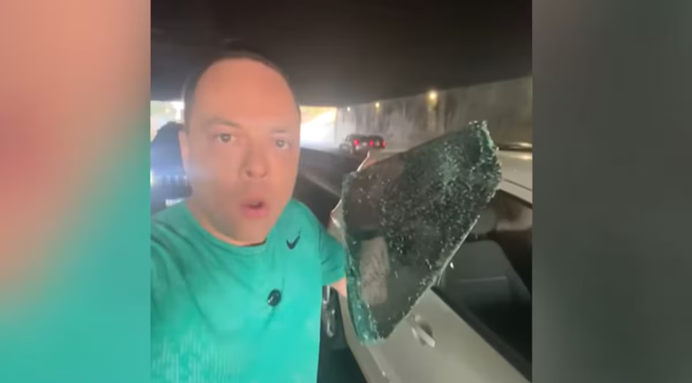 Apresentador Thiago Gardinali tem celular roubado no trânsito em avenida de São Paulo