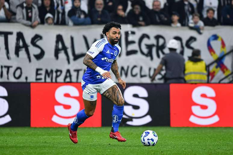 Gabriel Barbosa (Cruzeiro) durante jogo contra o Corinthians, no dia 23.07.2025 