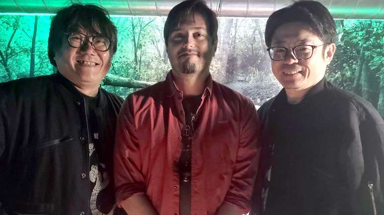 Noriaki Okamura (esq.), AvcF do Terra Game On (centro) e e Yuji Korekado (dir.)