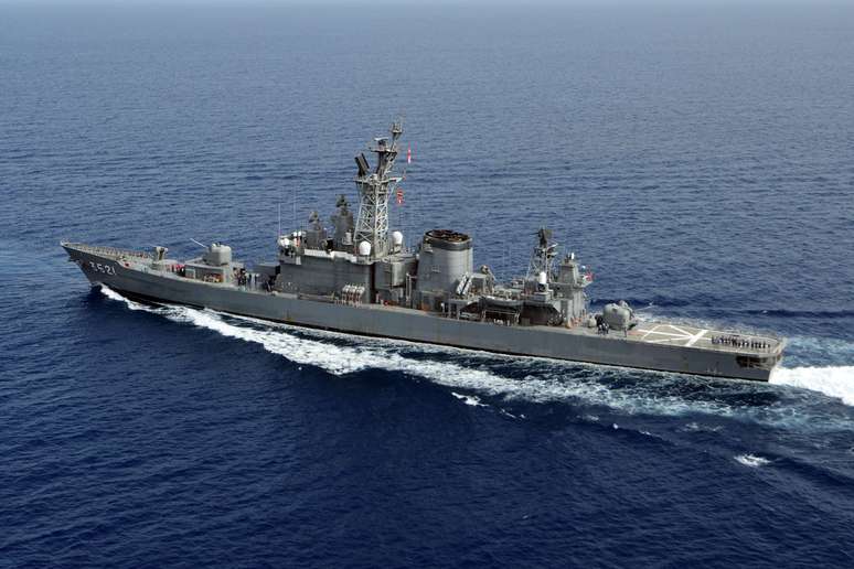 JS SHIMAKAZE em a&ccedil;&atilde;o no mar