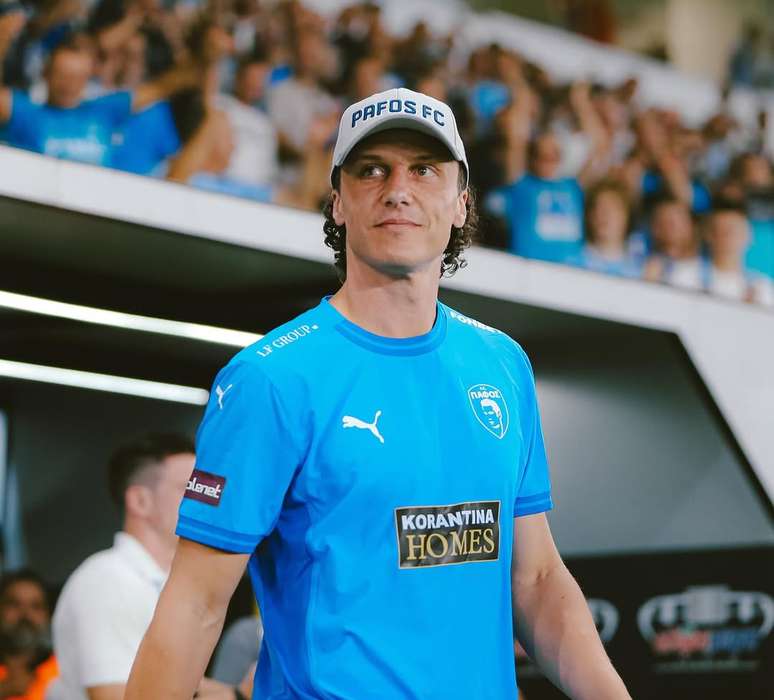 David Luiz wearing the Patos FC shirt David Luiz wearing the Patos FC shirt
