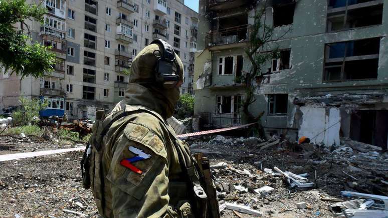In December 2023, President Putin declared that 617,000 soldiers were at the forefront. Another 490 thousand were mobilized the following year In December 2023, President Putin declared that 617,000 soldiers were at the forefront. Another 490 thousand were mobilized the following year