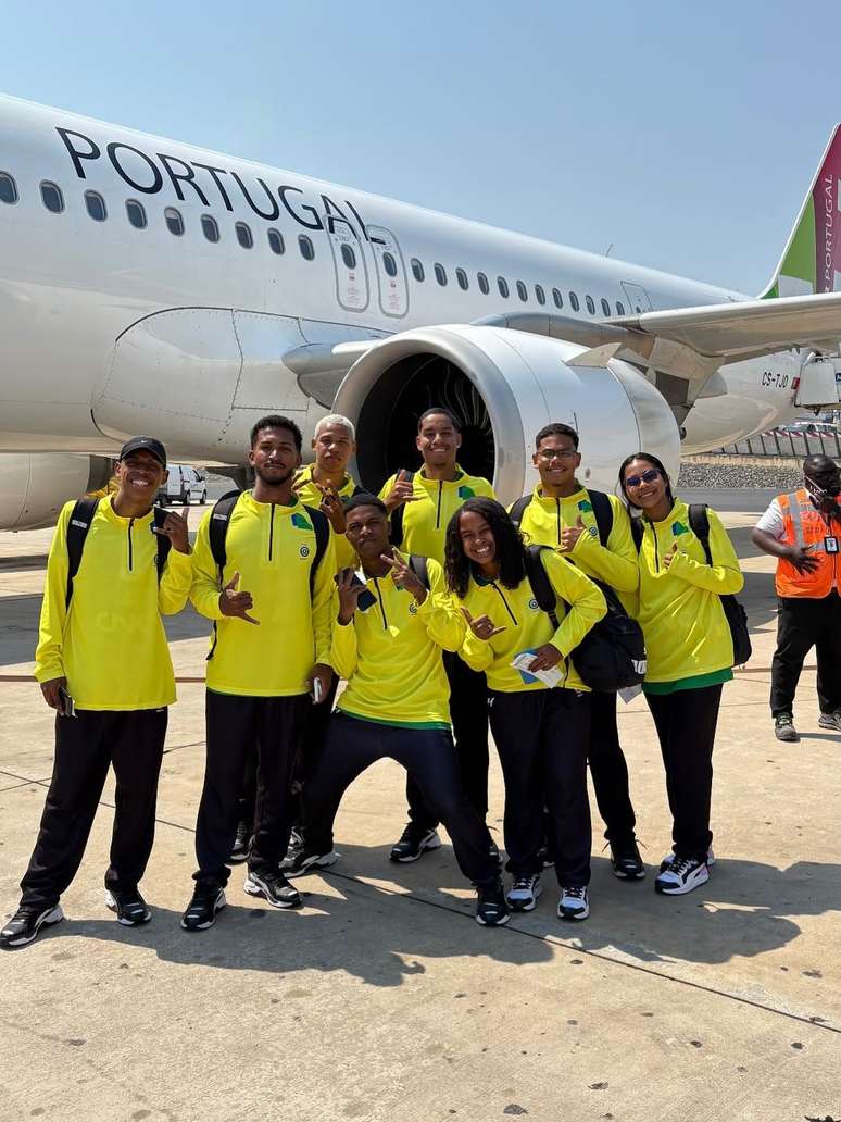 Seleção brasileira de futebol de rua, também chamado de futebol social, em passagem por Portugal, a caminho da Noruega.