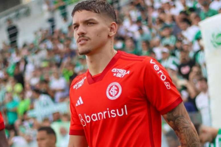 Atacante rescinde com Internacional e acerta com Cear&aacute; &ndash;