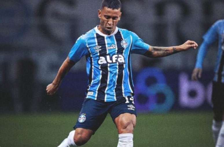 Grêmio e Ceará ficaram no 0 a 0. E os Cearenses quase marcaram neste lance com Pedro Raul.